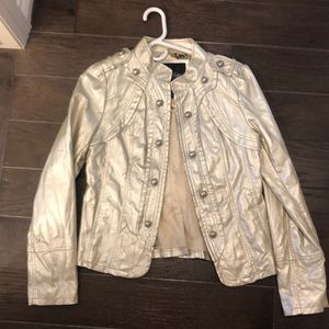 Stunning jacket perfect for laying from the Buckle